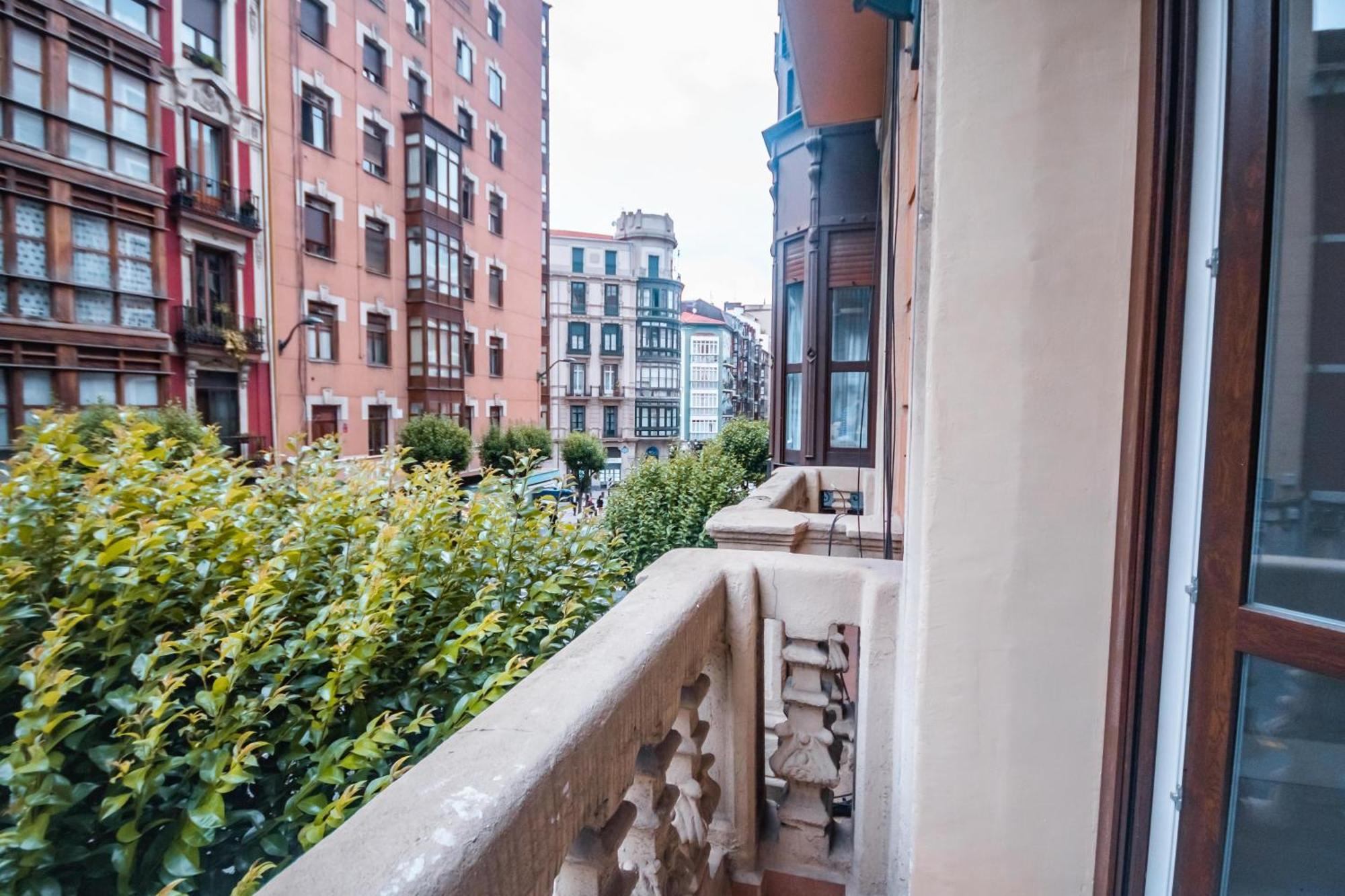 Gran Apartamento 6 Suites Bilbao Center Экстерьер фото